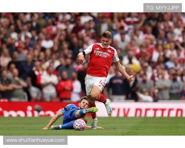 姆伯莫回忆曼联球迷热情并强调三叉戟仍需提升的关键点